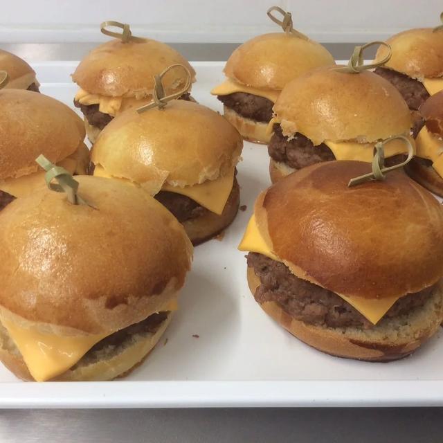 traiteur / mini cheese burger